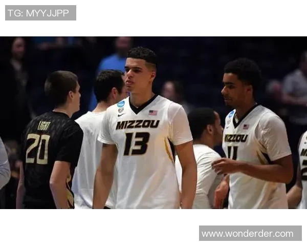 迈克尔波特高效22中13三分5记狂砍31分8板3助仍难阻败局